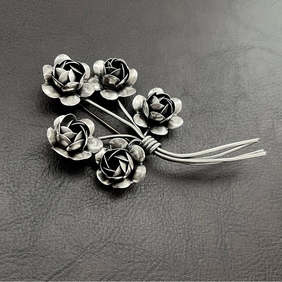 Vintage Coro Sterling Silver brooch pin - Picture 3 of 10